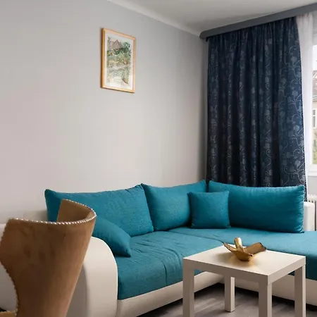Brand-new On Shopping Street In Schoenbrunn With Lift Access *