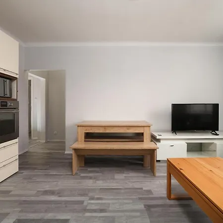 Apartment Brand-new On Shopping Street In Schoenbrunn With Lift Access Vienna