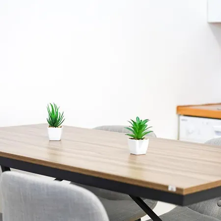 Garden-eden Apartment *