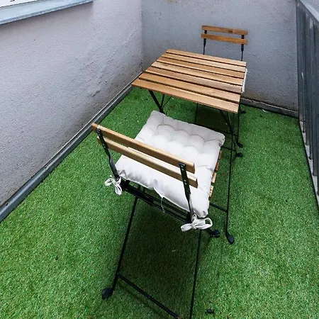 Apartment Cozy Market-square Retreat Located In The Heart Of The 10th District Vienna