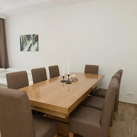 Apartment Favoriten Dream 1100 *
