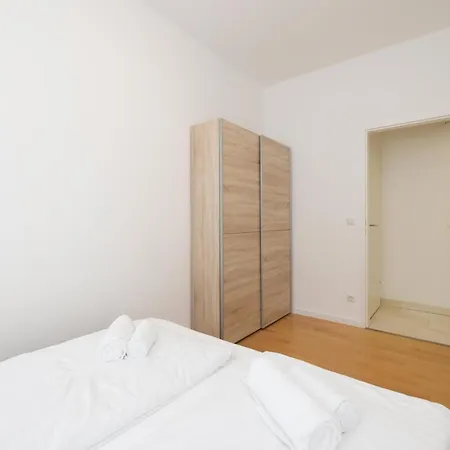 Apartment Favoriten Dream 1100 *