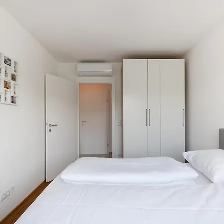 Gruene Ruhelage, 20 Minuten Ins Zentrum Und Parkgarage