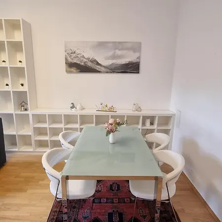 Apartment Sunny Next To Metro 1br