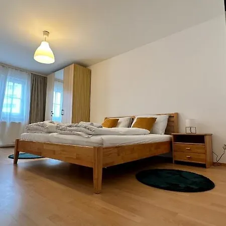 Modern Flat Incl Parking, Near Metro U1 *