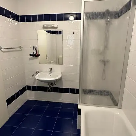 Apartment Modern Flat Incl Parking, Near Metro U1 Vienna