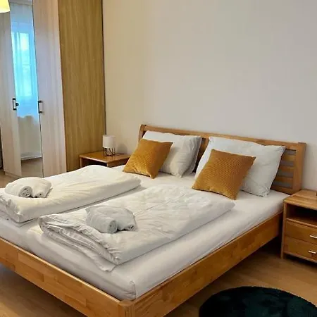 Modern Flat Incl Parking, Near Metro U1 Apartment *