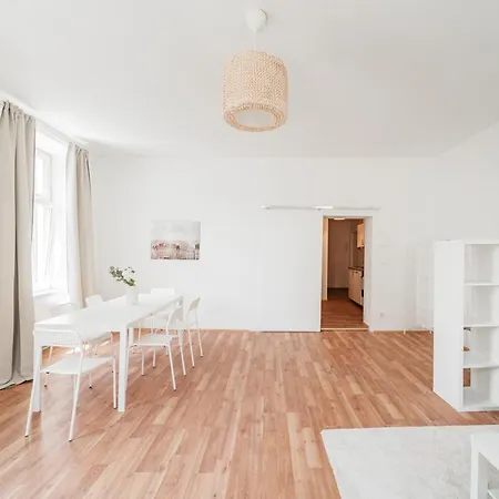Central Appartment *