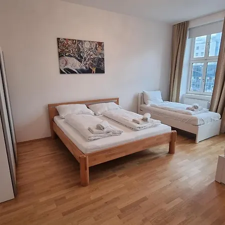 Apartment Sunny Next To Metro 1br