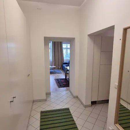 Apartment Sunny Next To Metro 1br