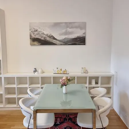 Sunny Next To Metro 1br Apartment Vienna