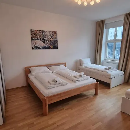 Apartment Sunny Next To Metro 1br