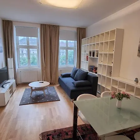 Sunny Next To Metro 1br Apartment Vienna