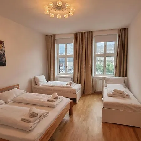 Sunny Next To Metro 1br Vienna