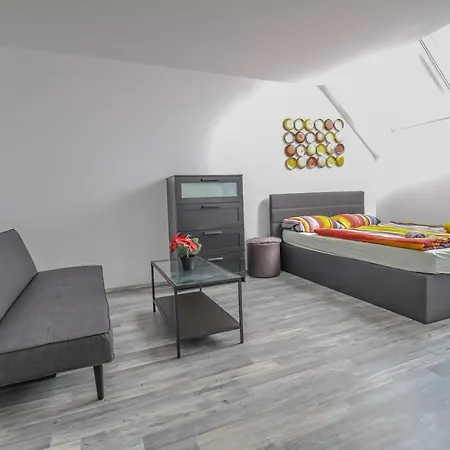 Private Triple Bedroom In Shared Dw171-4
