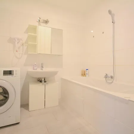 Private Triple Bedroom In Shared Dw171-4 Appartamento Vienna