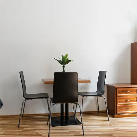 Budget & Friendly 1br Well Connected Apartment *