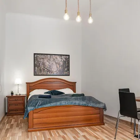 Budget & Friendly 1br Well Connected *