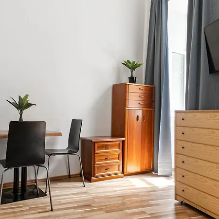 Budget & Friendly 1br Well Connected Apartment *