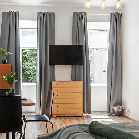 Budget & Friendly 1br Well Connected *
