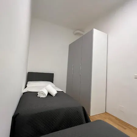 Modernes Juwel In Zentraler Lage Apartment
