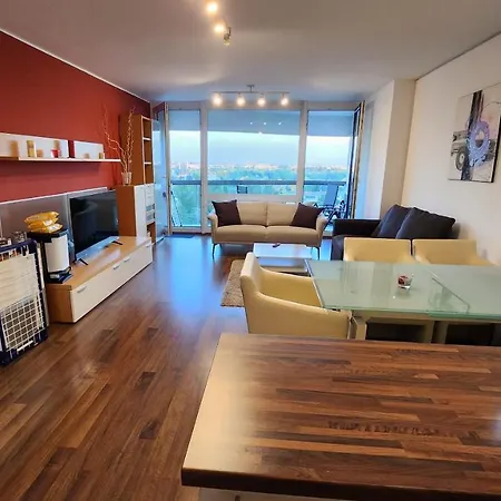 Wonderful For 4 On The Danube River, Next To Vic & Austria Center Apartment Vienna