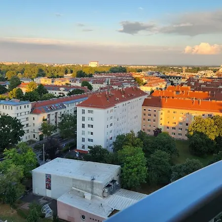 Apartment Wonderful For 4 On The Danube River, Next To Vic & Austria Center *