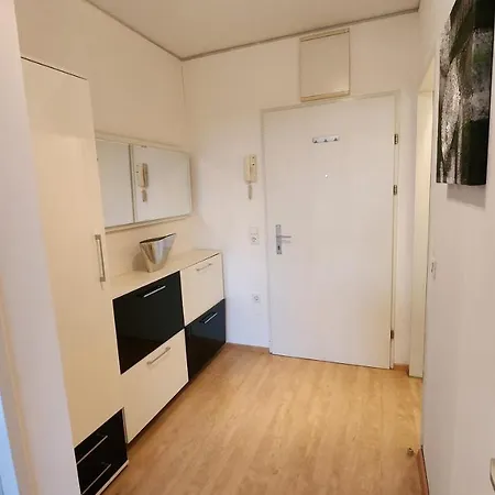 Wonderful For 4 On The Danube River, Next To Vic & Austria Center Apartment Vienna
