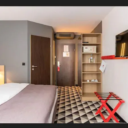 Azimut Hotel 4*