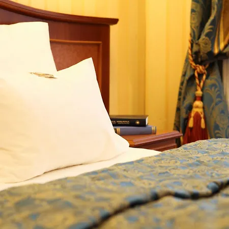 Hotel Opera I Self Check In 4*