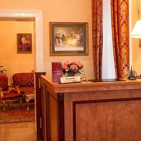 Opera I Self Check In 4* Vienne