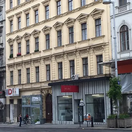 Апартаменты City Apartment