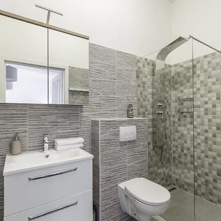 Apartment Free Parking I 458 Mbitwifi I Kingsize Bed *