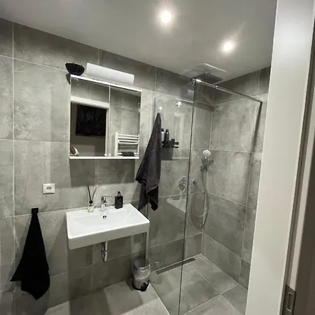 Apartment A&a Living - Best Location In !!!