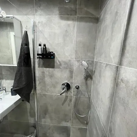 A&a Living - Best Location In !!! Apartment