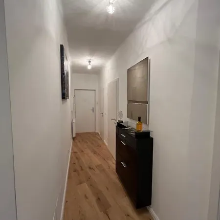 A&a Living - Best Location In !!! * Vienna