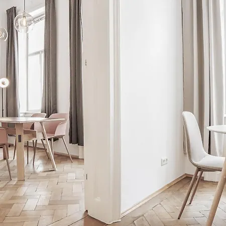Heymi Kluckygasse Apartment *
