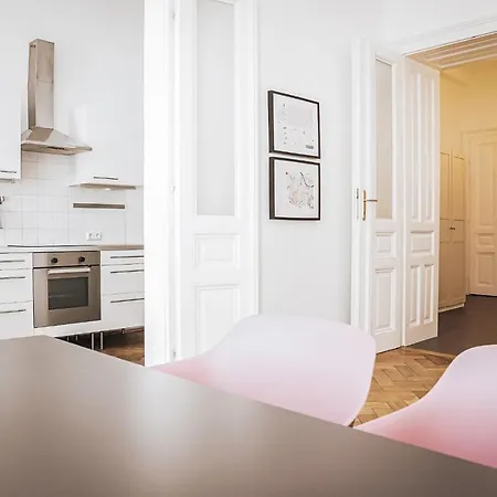 Heymi Kluckygasse Apartment *