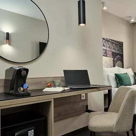 Leonardo West Hotel 4*