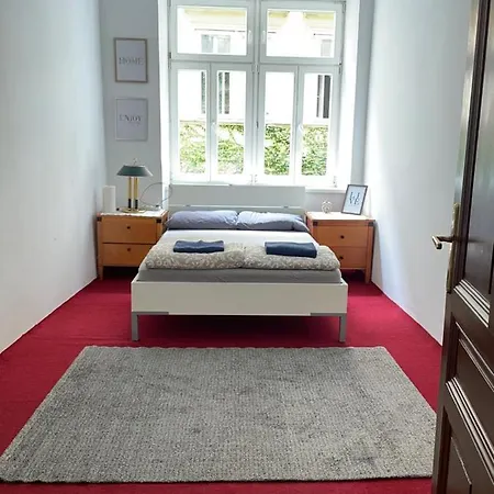 Volkstheater Apartment.