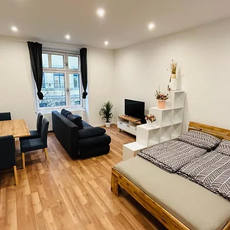 Apartment 50m2 Flat Close To Metro Vienna