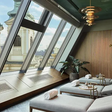 Отель Rosewood