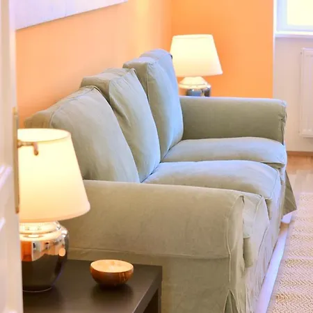 Spacious And Comfy With 3 Bedrooms Apartment *