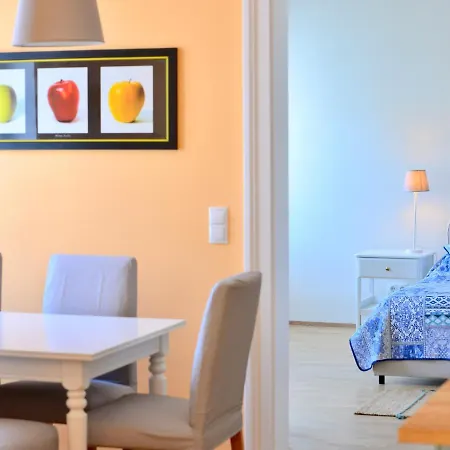 Spacious And Comfy With 3 Bedrooms Apartment *