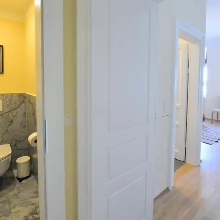 Spacious And Comfy With 3 Bedrooms Apartment Vienna