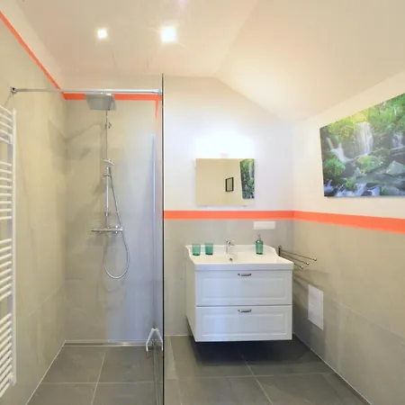 Apartment Spacious And Comfy With 3 Bedrooms *