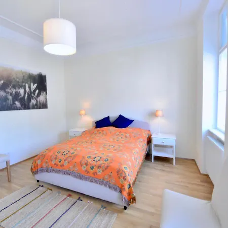 Apartment Spacious And Comfy With 3 Bedrooms *