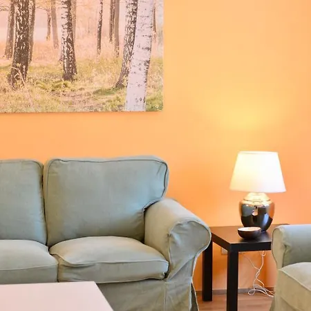 Apartment Spacious And Comfy With 3 Bedrooms *