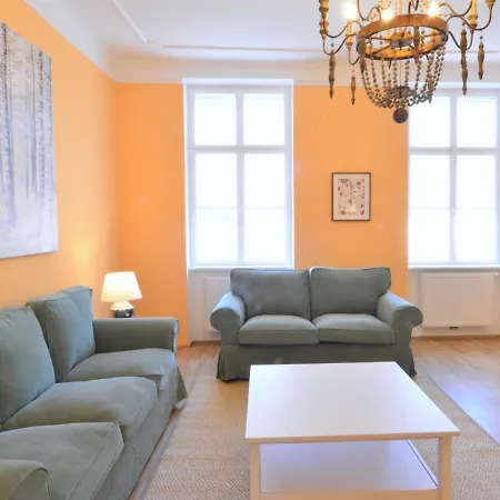 Apartment Spacious And Comfy With 3 Bedrooms *