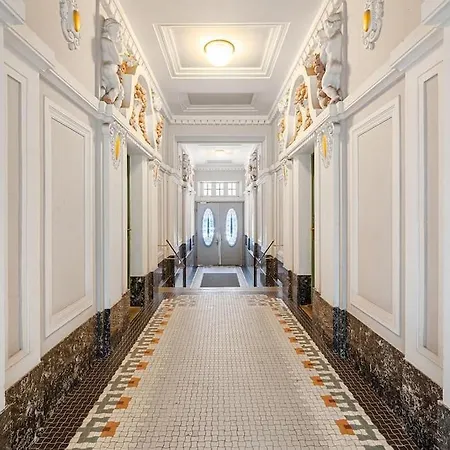 Appartement Designer Penthouse With Balcony *